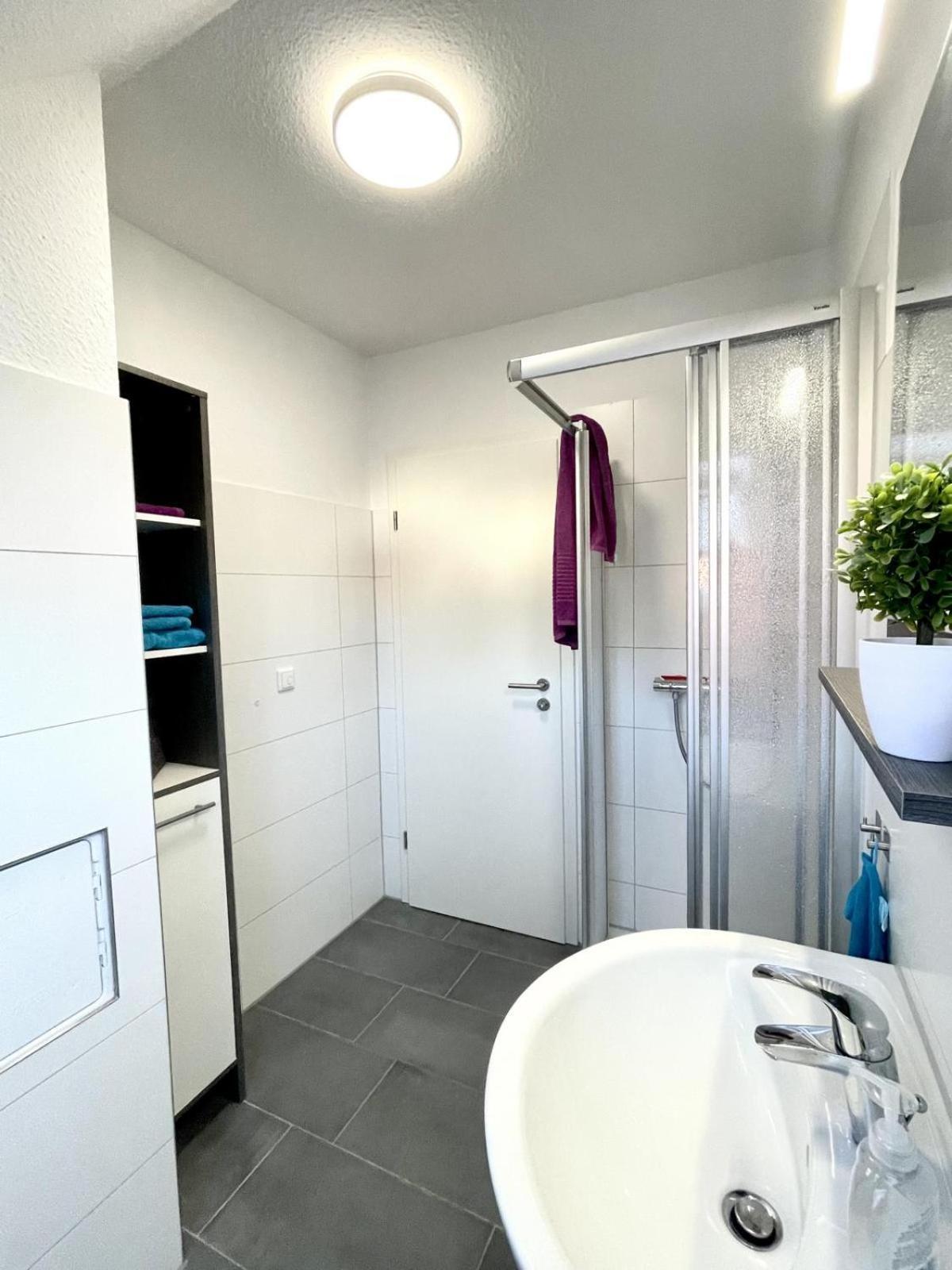 Alleenhuus Warin Exterior foto